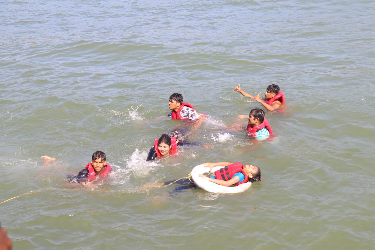 Adventure Cruise - Image 13